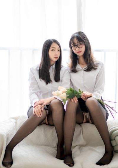 动漫美女隐私打扑克视频_4K动漫在线观看