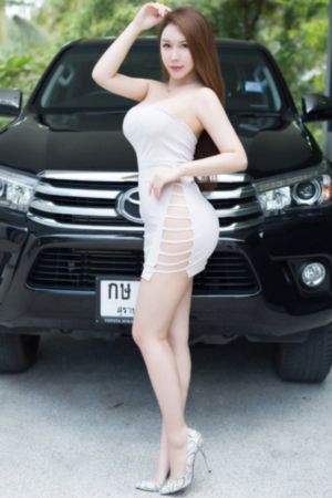 她在丈夫面前被耍了电影_720手机在线观看
